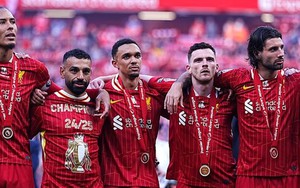 Ngôi sao của Liverpool bất ngờ bị loại khỏi danh sách đề cử Cầu thủ xuất sắc nhất năm