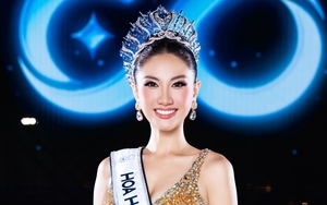 Nguyễn Hoàng Phương Linh, 26 tuổi, đăng quang Miss Cosmo Vietnam 2025