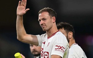 Huyền thoại MU bất ngờ trở lại Old Trafford dù mới tuyên bố giải nghệ chưa đầy một tháng 