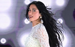 Dua Lipa và đêm diễn "chờ đợi cả cuộc đời"