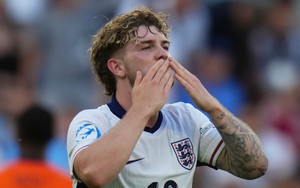 Sao Liverpool lập cú đúp, Anh loại Hà Lan để vào chung kết U21 châu Âu