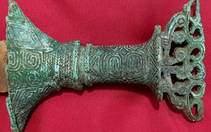 Văn hóa Đông Sơn - Chiến tranh và Hòa bình (kỳ 19): Cùng chiêm ngưỡng một vài thanh kiếm Đông Sơn bí ẩn