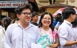 Kỳ thi tốt nghiệp THPT 2025: Đề Toán đã gắn kiến thức với đời sống, đòi hỏi khả năng liên hệ thực tế