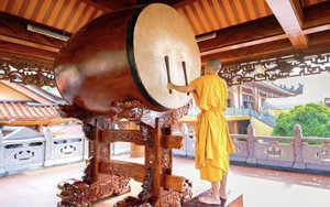 Sáng 1/7, 18.491 ngôi chùa trong cả nước đồng loạt cử ba hồi chuông, trống cầu nguyện Quốc thái dân an