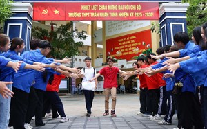 Kỳ thi tốt nghiệp THPT 2025: Thí sinh Hà Nội thấy thú vị với chủ đề nghị luận xã hội đề thi Ngữ văn