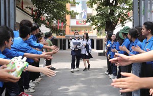 'Vùng trời quê hương nào cũng là bầu trời Tổ quốc'