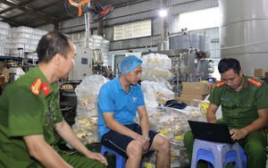 Công an Hưng Yên thông tin về việc triệt phá đường dây "dầu thực vật giả"