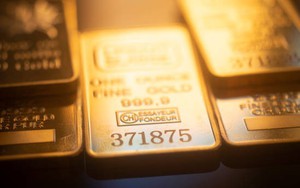 Giá vàng thế giới chờ dữ liệu kinh tế Mỹ