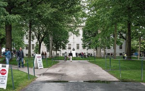 Đại học Harvard công bố phương án đầu tiên hỗ trợ sinh viên quốc tế