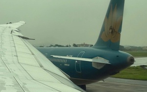 Tạm đình chỉ tổ phi công sau sự cố va chạm máy bay tại sân bay Nội Bài