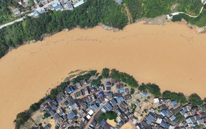  Trung Quốc: Ban bố cảnh báo khẩn cấp cao nhất do lũ