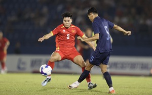 HLV Hoàng Văn Phúc: 'Chờ phiên bản tốt hơn của đội tuyển Việt Nam'