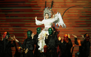 Cuộc "kiến tạo nghệ thuật" từ truyền thống của giới trẻ