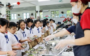 Hỗ trợ bữa trưa - không chỉ là con số 30 ngàn đồng