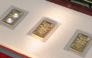 Giá vàng châu Á giảm nhẹ trước khi Mỹ công bố dữ liệu việc làm