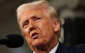 Tổng thống Mỹ ký sắc lệnh cấm nhập cảnh công dân từ 12 quốc gia