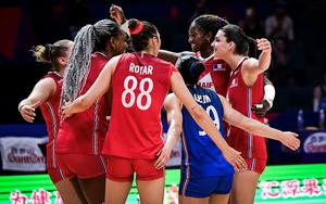 Ngôi sao số 1 ghi 30 điểm, tuyển bóng chuyền Pháp giành chiến thắng đầu tiên tại VNL 2025