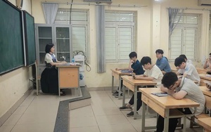 Đề thi môn Toán vừa sức, thí sinh Hà Nội kết thúc kỳ thi vào lớp 10