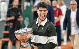 Từ bờ vực thất bại tới đỉnh cao Roland Garros, Alcaraz phá vỡ giới hạn bằng ‘siêu năng lực’ trong tay áo