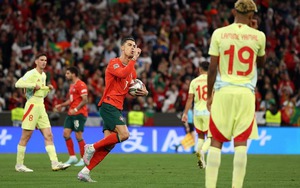 Ronaldo đã cho Yamal một bài học