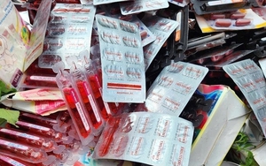 Xác định chủ số thuốc, thực phẩm chức năng bị đổ trộm ra bãi đất trống tại TP HCM