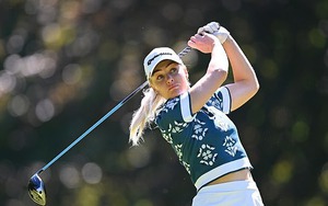 Nữ golfer hạng 19 thế giới buộc phải rút lui khỏi giải đấu danh giá ở ngay vòng đấu đầu tiên