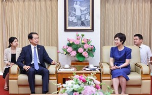 Tổng Giám đốc TTXVN Vũ Việt Trang tiếp Đại sứ Trung Quốc Hà Vĩ