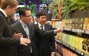 Tiếp sức cho hàng Việt đứng vững trên "sân nhà"