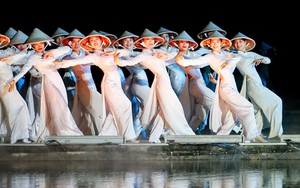 Phát triển công nghiệp văn hóa = Sáng tạo + Bản sắc + Lan tỏa