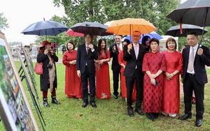 Triển lãm ảnh Việt Nam tô thêm sắc màu cho Vườn Thế giới Berlin