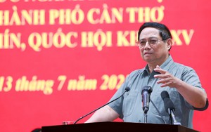 Thủ tướng tiếp xúc cử tri thành phố Cần Thơ