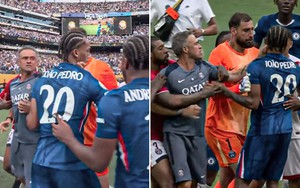 Lộ ảnh tát vào mặt Joao Pedro, HLV PSG vẫn phủ nhận và tuyên bố: ‘Chúng tôi không phải kẻ thua cuộc’