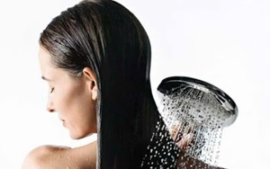 Lợi bất cập hại từ việc tắm quá sạch