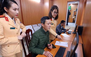 Cục CSGT thông tin về việc cập nhật giấy phép lái xe trên VNeID