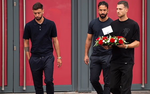 MU tưởng nhớ Diogo Jota tại Anfield