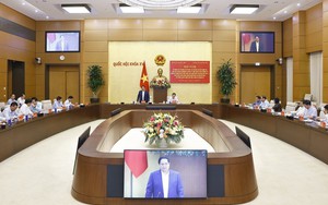 Tổ công tác của Bộ Chính trị làm việc với Ban Thường vụ Đảng ủy Quốc hội, Ban Thường vụ Đảng ủy Chính phủ