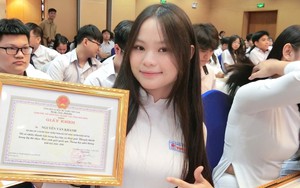 Nữ sinh Phú Thọ xuất sắc giành thủ khoa khối D04 
