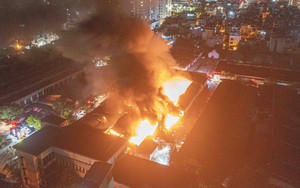 Hà Nội: Cháy lớn trong đêm tại phố Trương Định, nhiều người dân hoảng sợ
