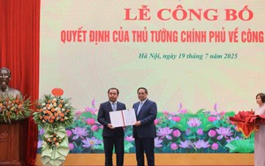 Thủ tướng Phạm Minh Chính trao Quyết định giao quyền Bộ trưởng Bộ Nông nghiệp và Môi trường