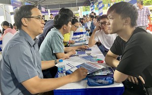 Điểm chuẩn tuyển sinh đại học năm 2025 khó đoán