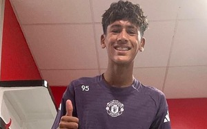 MU trao số áo đặc biệt để giữ chân thần đồng 14 tuổi