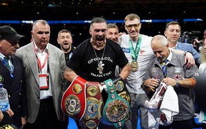 Oleksandr Usyk thống nhất 4 đai quyền Anh hạng nặng thế giới: Độc cô cầu bại của quyền Anh đương đại