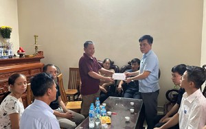 Hà Nội: Thăm hỏi gia đình có 4 người tử vong trong vụ lật tàu trên vịnh Hạ Long