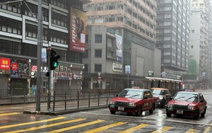 Hong Kong (Trung Quốc) nâng mức cảnh báo bão Wipha lên mức cao nhất