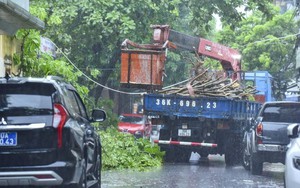 Nhiều tuyến đường tại Thanh Hoá ngập do mưa to