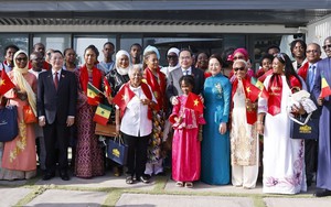 Chủ tịch Quốc hội Trần Thanh Mẫn gặp gỡ cộng đồng người Việt Nam tại Senegal