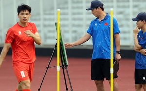 Tin nóng bóng đá Việt hôm nay 25/7: U23 Việt Nam chốt nhân sự cho trận gặp Philippines; HLV Park Hang Seo vui mừng khi gặp lại Văn Toàn