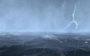 Bão số 4 có xu hướng dịch chuyển ra ngoài Biển Đông