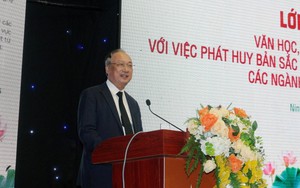 Phát huy bản sắc dân tộc trong xây dựng và phát triển các ngành công nghiệp văn hóa