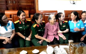 Ngày Thương binh - Liệt sĩ 27/7: Áo lụa nghĩa tình tri ân Mẹ Việt Nam Anh hùng